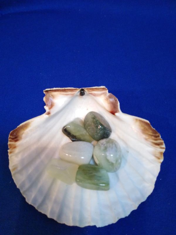 Jade en pierre roulée (petite taille)