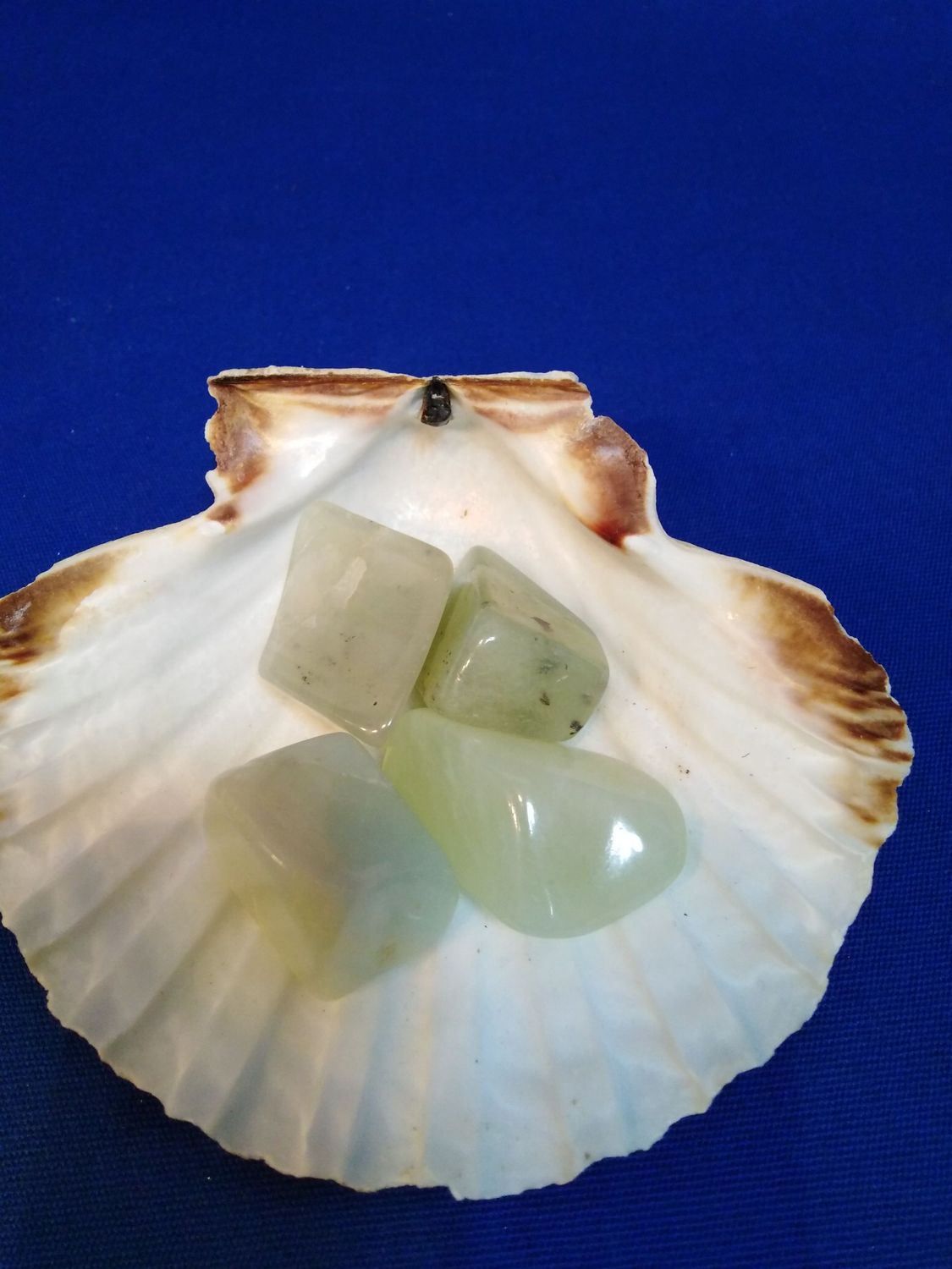 Jade en pierre roulée (grande taille)
