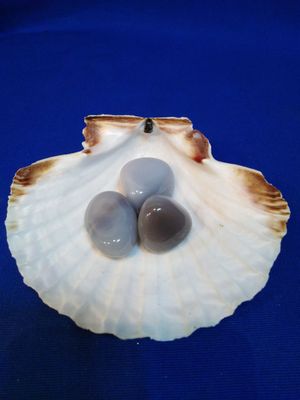 Agate grise en pierre roulée