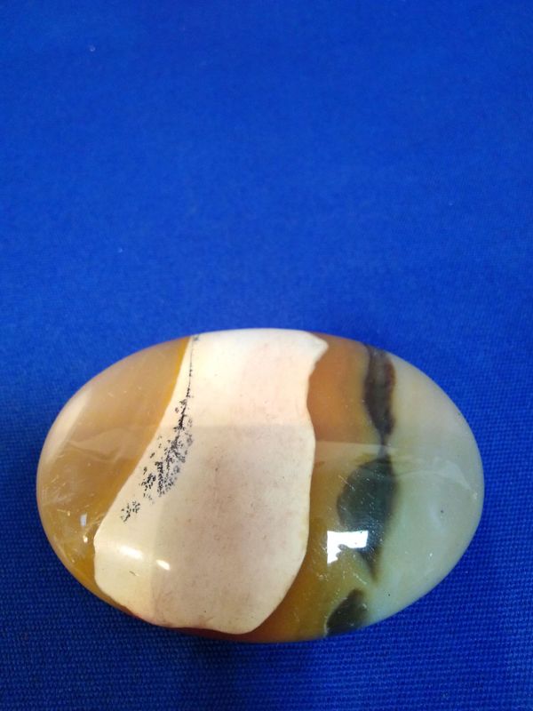 Galet de jaspe mokaite