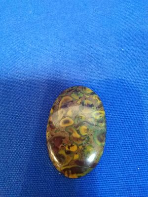Cabochon de jaspe congloméré