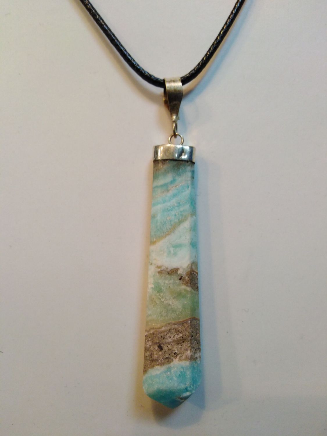 Pendentif aragonite bleue