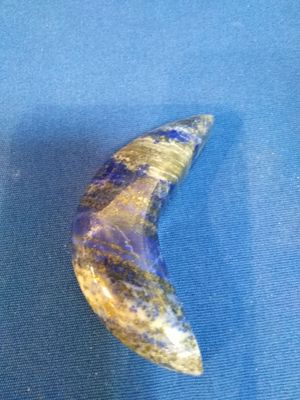Lune en lapis lazuli