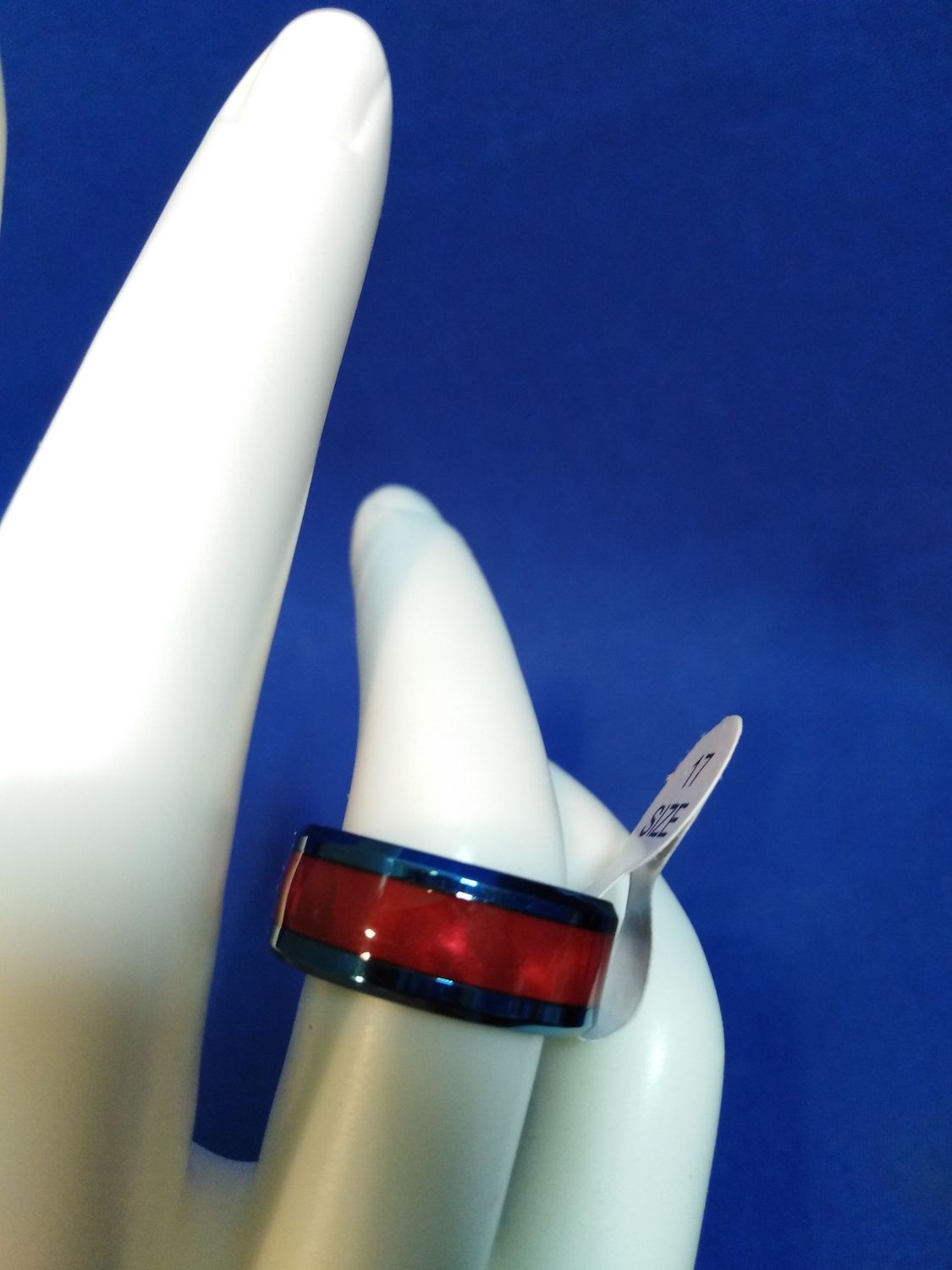Bague en acier et résine bleue