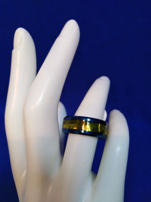 Bague en acier et résine bleue