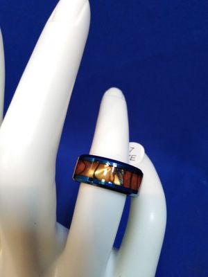 Bague en acier et résine bleue
