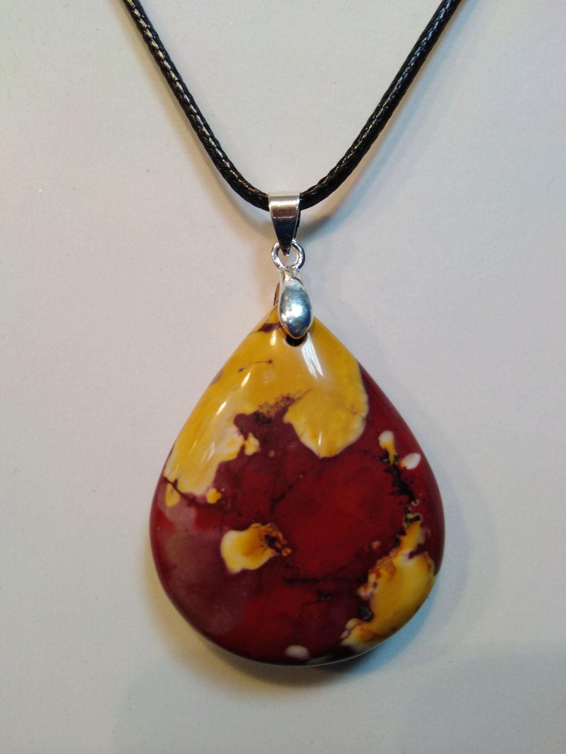 Pendentif jaspe mokaite