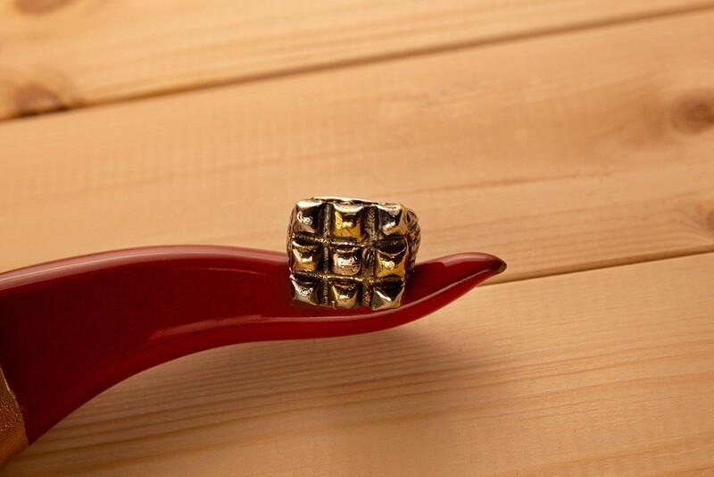 Anello Bugnato in bronzo e ottone - Linea Napoli