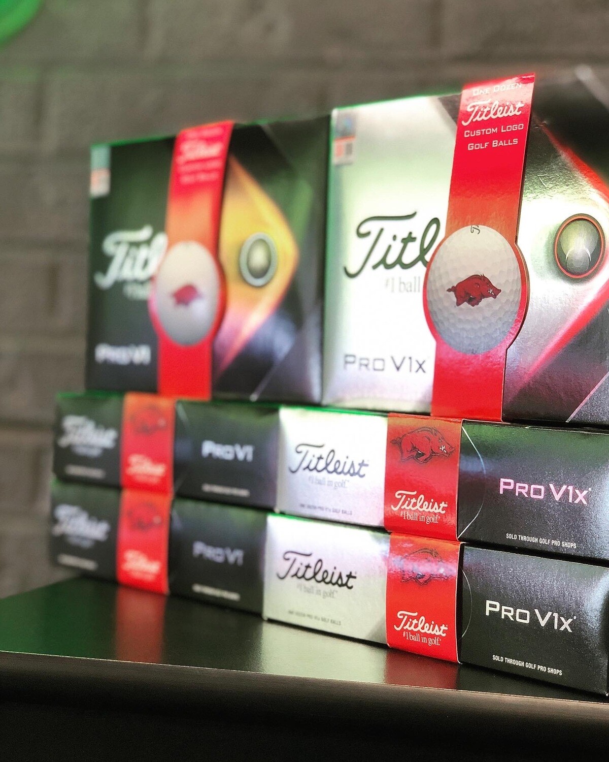 Razorbacks Titleist Pro V1 and Pro V1x Dozen
