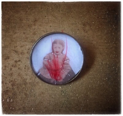 Brooch &quot;The Wound&quot;