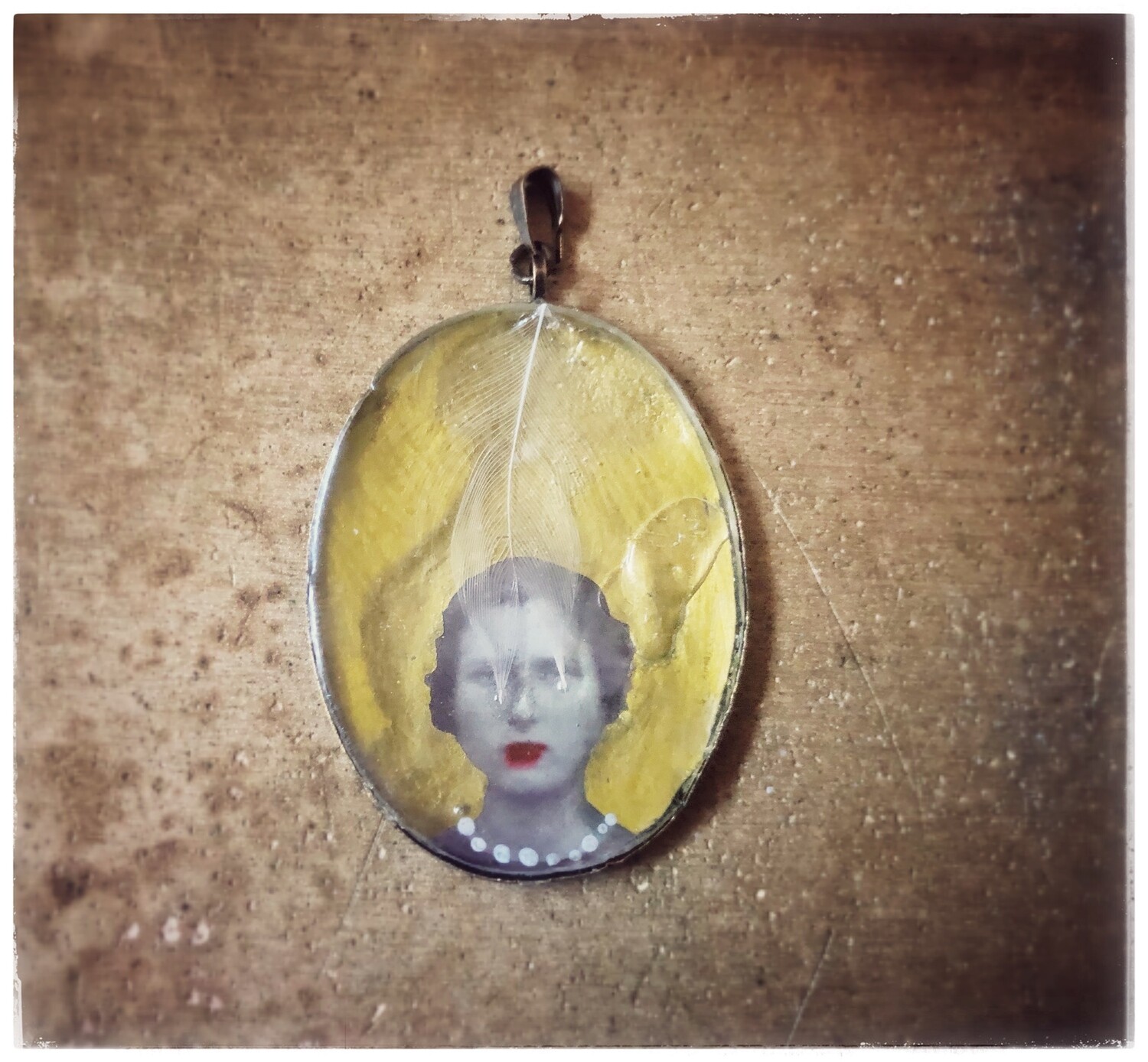 Pendant "A Feather in my Eyes"