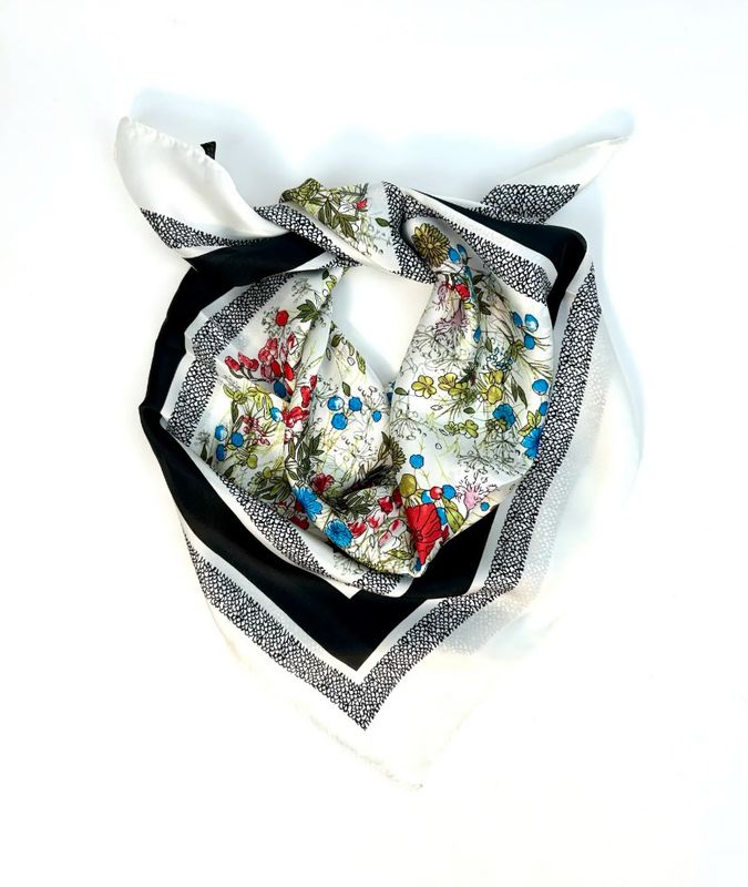 Foulard fleuri 