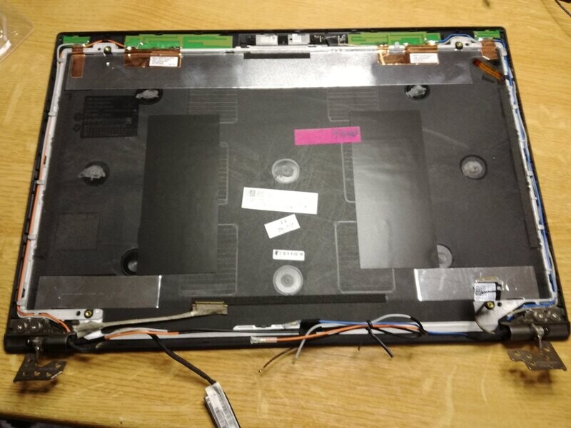 Lenovo T440 Display-Deckel Cover incl. 2xScharniere + Cam + Antennen #4516 Lenovo T440 Display-Deckel Cover incl. 2xScharniere + Cam + Antennen #4516