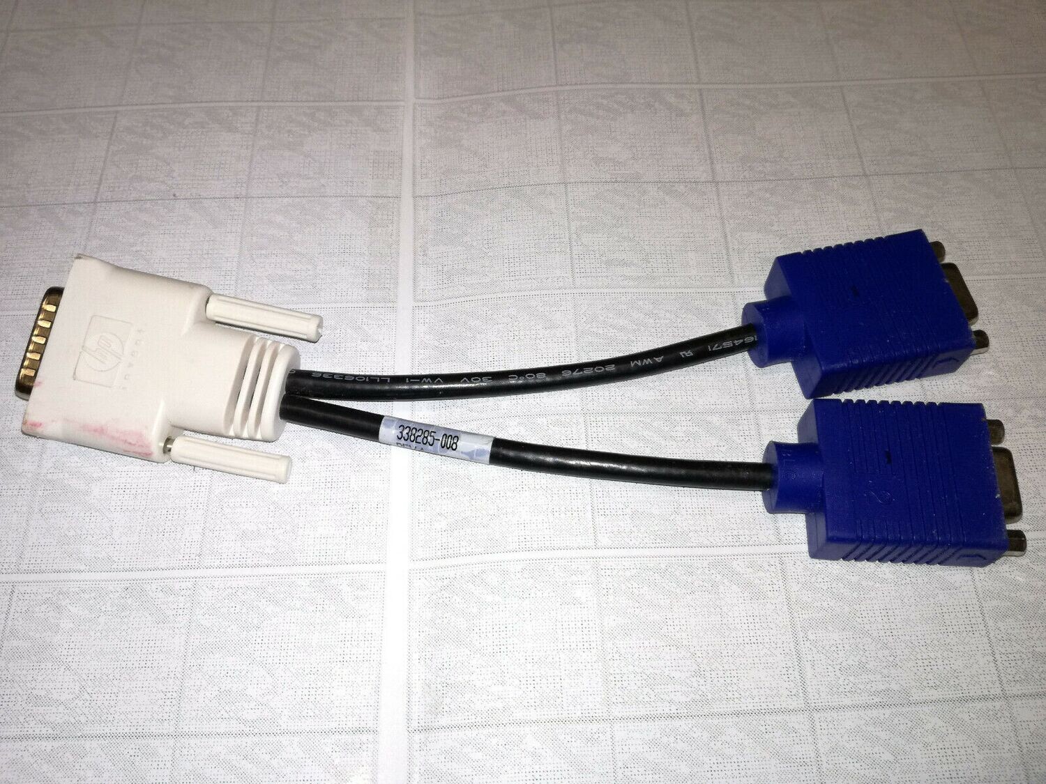 Y-Adapter HP BIZLink 338285-008 DMS-59 Ausgangsanschluss an 2x VGA-Anschlüssen #0225