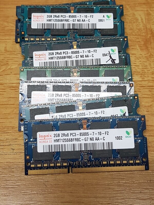 2X 2 GB RAM DDR3 Hynix HMT125S6BFR8C PC3-8500S 1066 MHz für Notebook # 2X 2 GB RAM DDR3 Hynix HMT125S6BFR8C PC3-8500S 1066 MHz für Notebook #