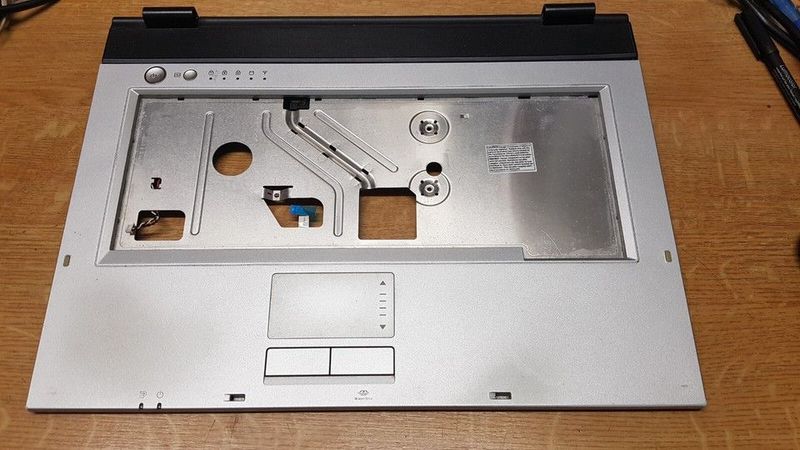 Samsung NP-R40 Plus Gehäuse - Oberschale inkl. TouchPad und Boxen #4880 Samsung NP-R40 Plus Gehäuse - Oberschale inkl. TouchPad und Boxen #4880