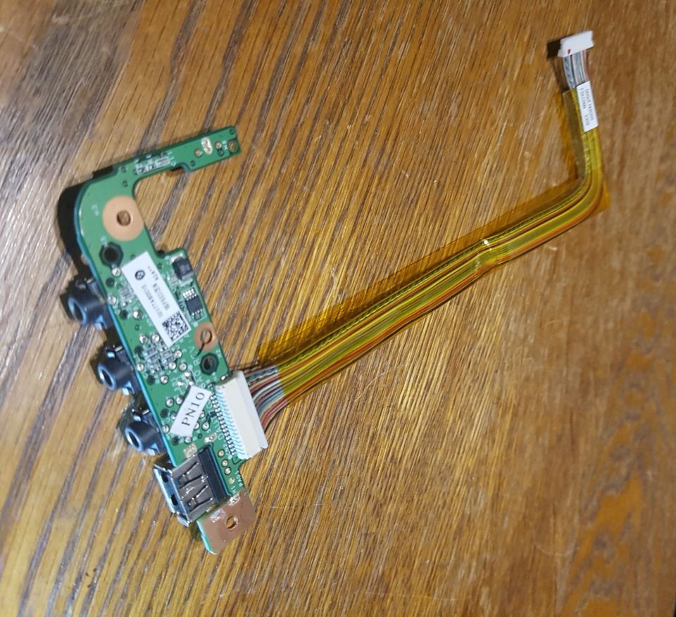 Adapter-Board mit 1x USB + Audion In/Out Mic inkl. Flex-Kabel HP HDX 18 #5988