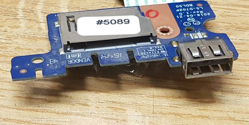 USB + Cardreader Adapter inkl. Kabel zum Mainboard HP TPN - C126 #5089 USB + Cardreader Adapter inkl. Kabel zum Mainboard HP TPN - C126 #5089