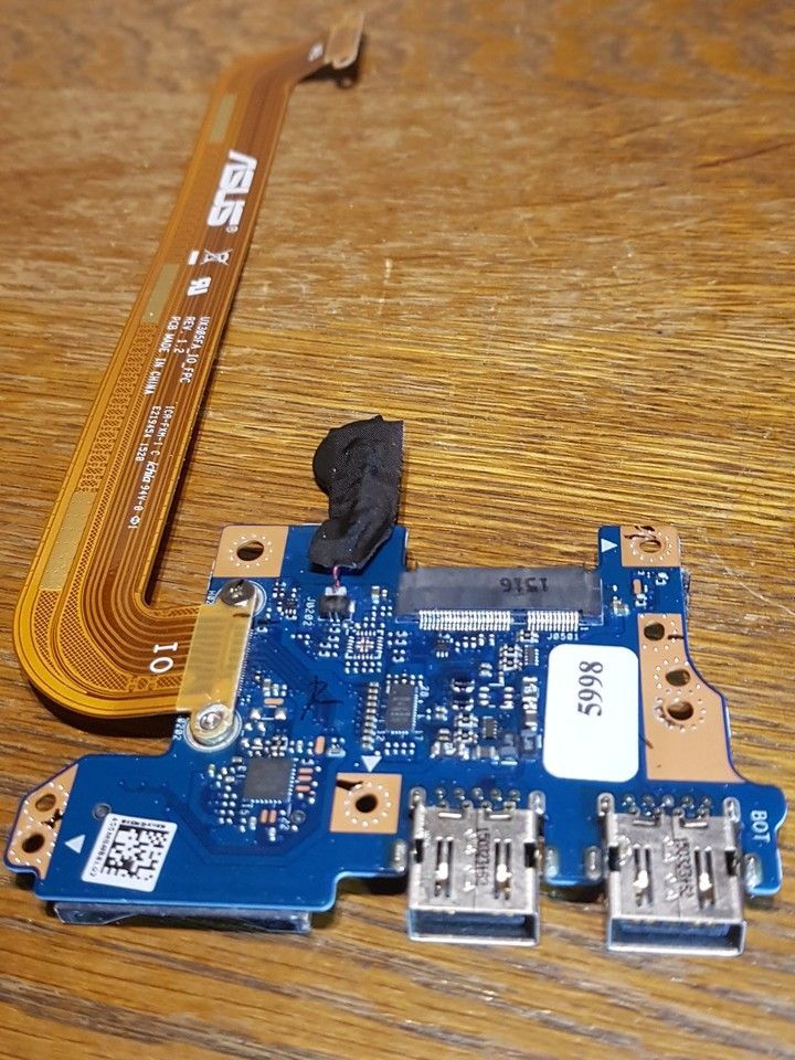 ASUS Zenbook UX305F-Adapter-Board mit 2x USB +Cardreader inkl. Flex-Kabel #5998 ASUS Zenbook UX305F-Adapter-Board mit 2x USB +Cardreader inkl. Flex-Kabel #5998