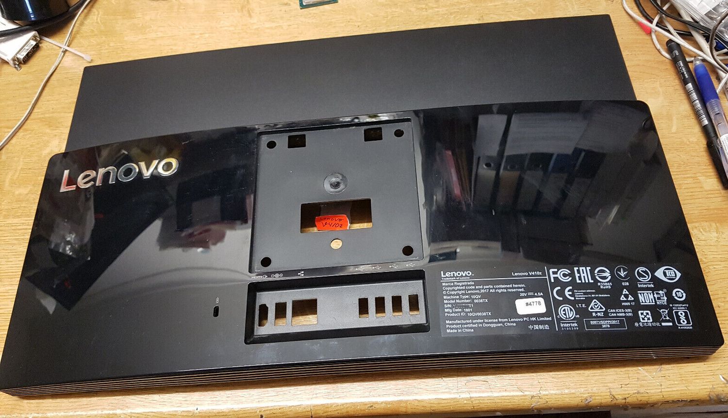 Lenovo V410z 21,5 Lenovo V410z 21,5" Display-Deckel Rückwand Cover . #4781
