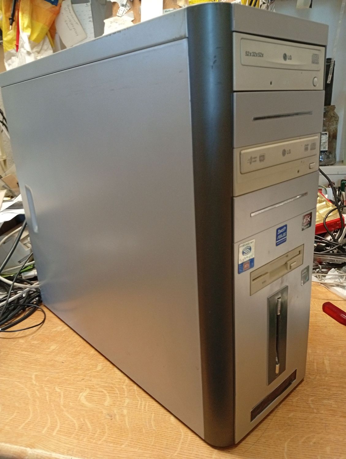 PC AMD FX-6100 6x3,3 GHz 8GB DDR3 500GB + 160GB 1GB HD Radeom 6770    DVD/RW Miditower Win 7  #9543