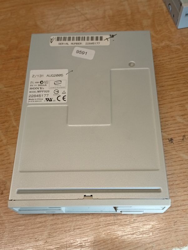Sony / Samsung Floppy Disketten - Laufwerk 1,44 MB #9591-92 Sony / Samsung Floppy Disketten - Laufwerk 1,44 MB #9591-92