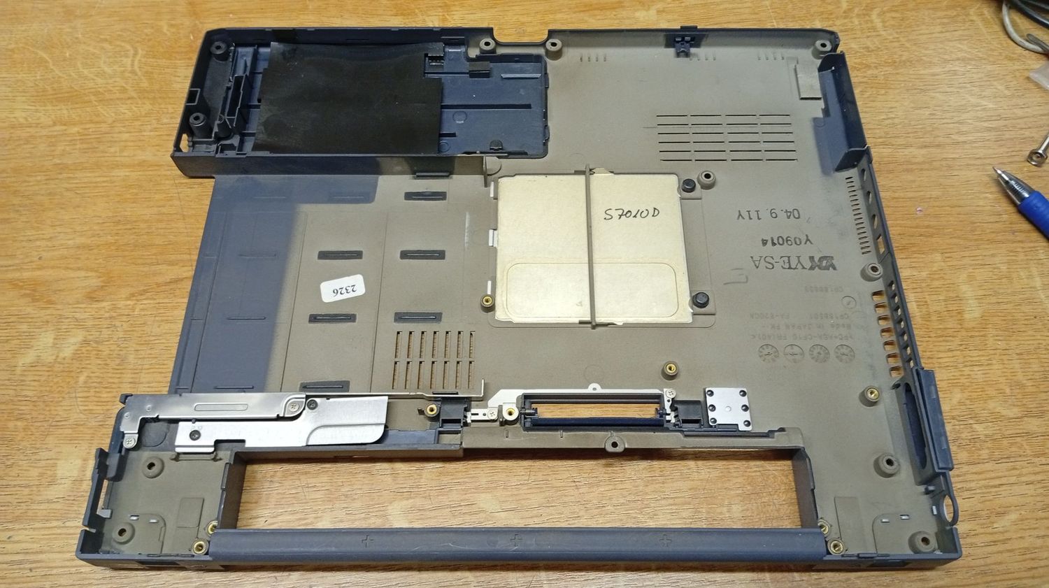 Gehäuse-Unterschale mit Abdeckungen for Fujitsu-Siemens LifeBook S7010 /D  #2326