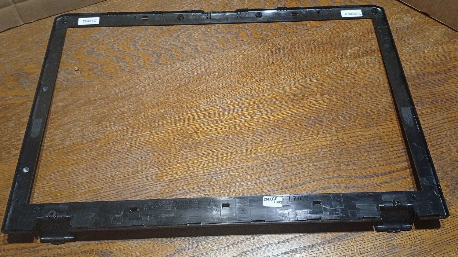 UniWill L71II3 Display-Rahmen  Abdeckung for u.a. UniWill L71II3 17" #7983