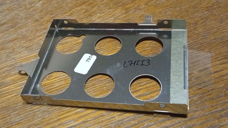 UniWill L71II3 Festplatten-EinbauRahmen #7914 UniWill L71II3 Festplatten-EinbauRahmen #7914