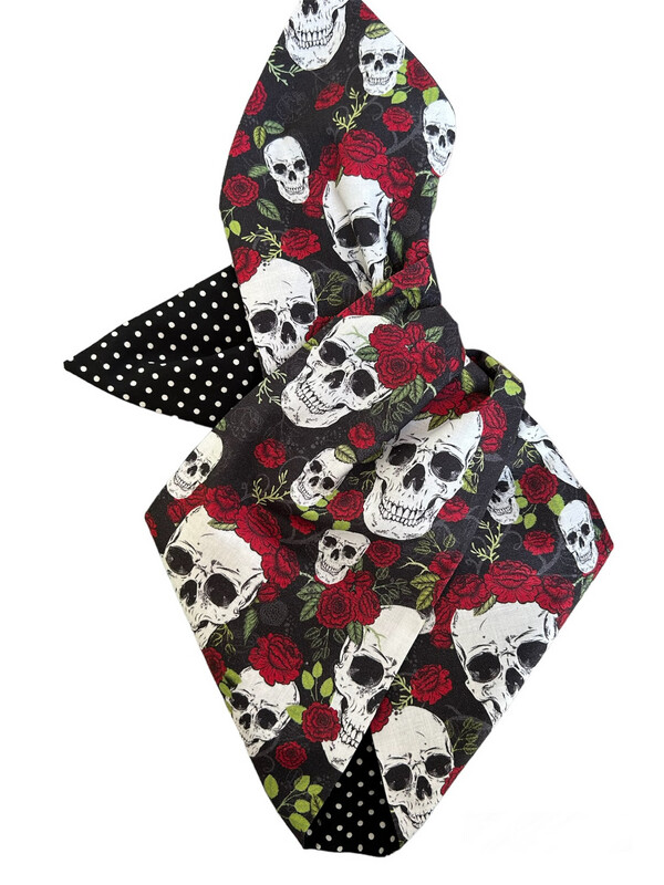 Resting In Roses Blk / Red