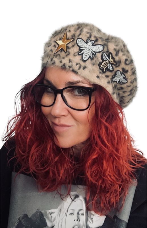 Beige Leo Beret With Bumble Bees Design