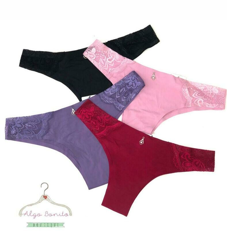 Bikinis sin costura con detalle de encaje.