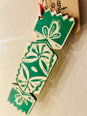 Green Folk Pattern Christmas Cracker Handprinted Wooden Christmas Tree Decoration