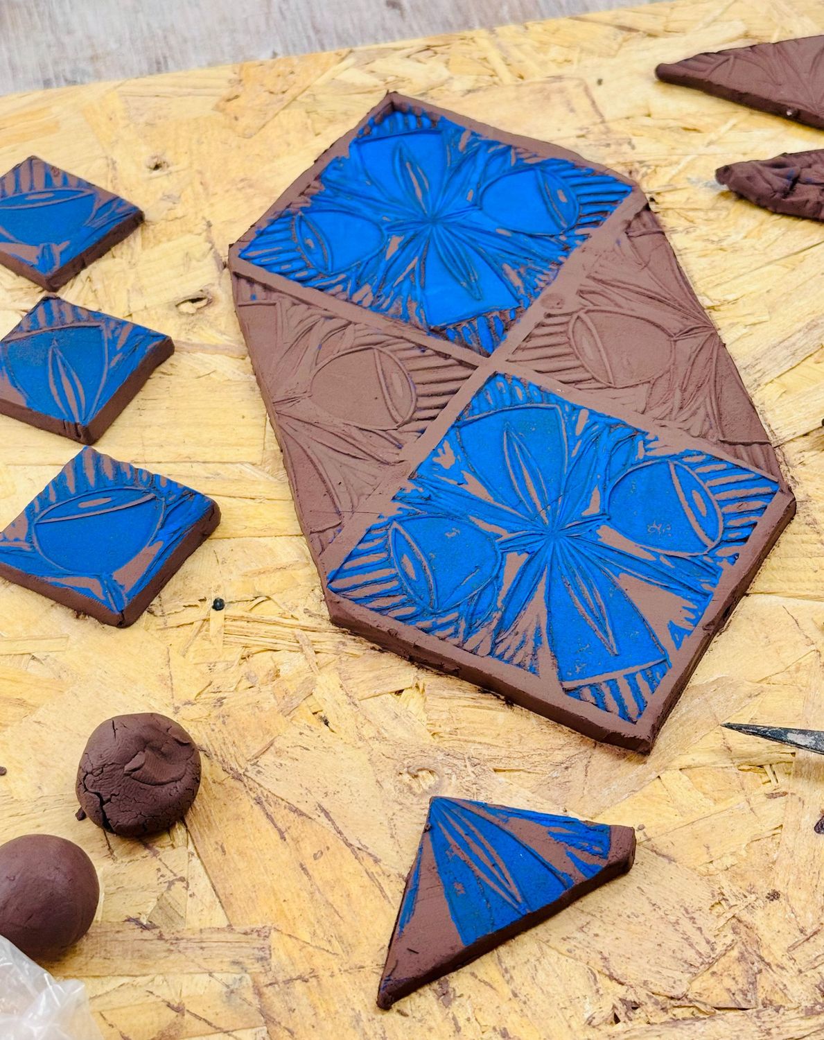 Print Meets Clay with Hannah Cantellow Printmaker and Geraldine Francis Ceramics | The Mind Tree Cafe Rowde Wiltshire Print Meets Clay with Hannah Cantellow Printmaker and Geraldine Francis Ceramics | The Mind Tree Cafe Rowde Wiltshire
