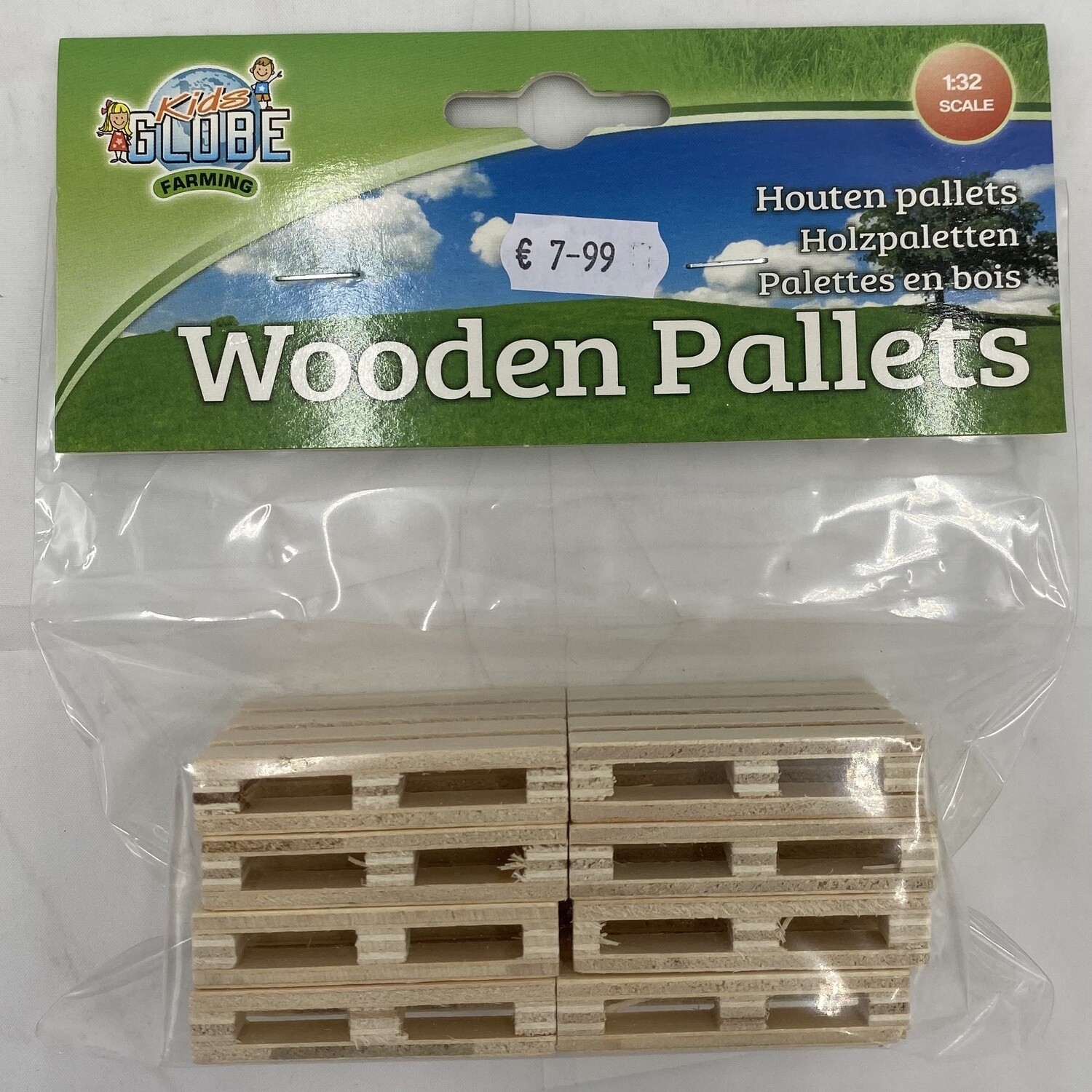 Set of 8 Kids Globe 1:32 scale wooden pallets for farm dioramas