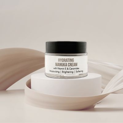 كريم الترطيب بعسل المانوكا