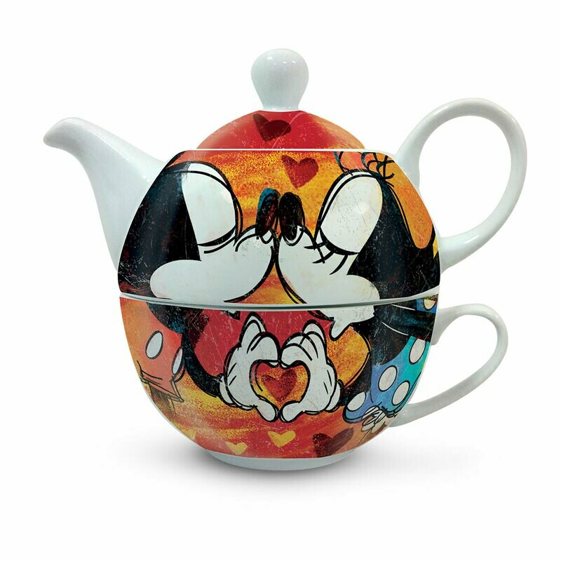 Egan Teiera con Tazza Mickey e Minnie