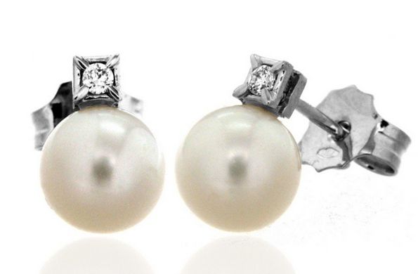 Armonia Orecchini Perla mm 7,5/8 e Diamanti Armonia Orecchini Perla mm 7,5/8 e Diamanti
