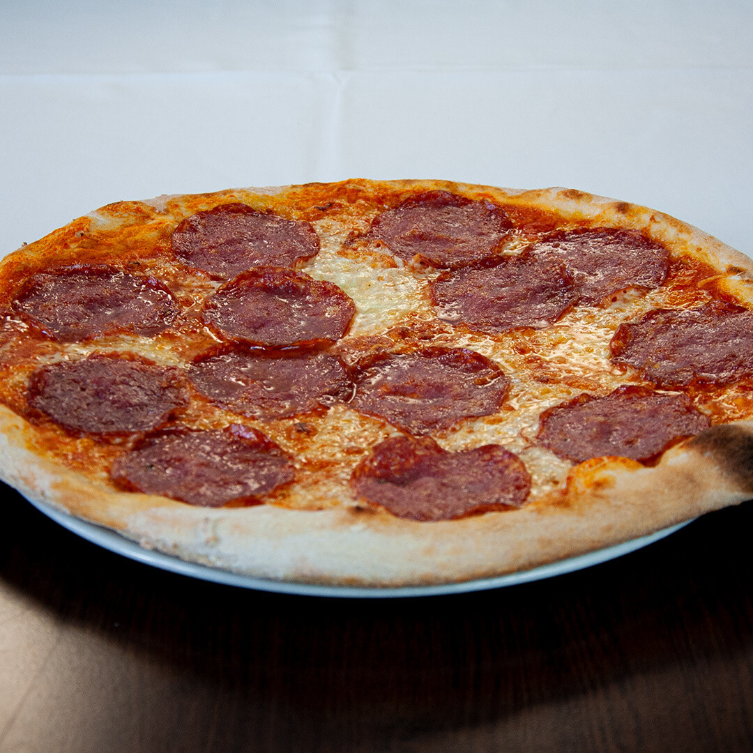 Pizza Salami Pikante