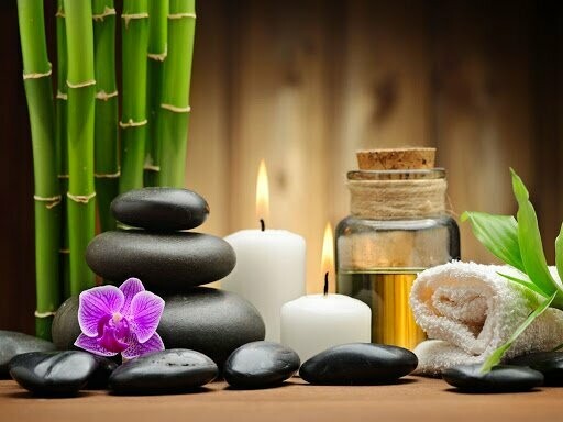 Massage aux pierres chaudes