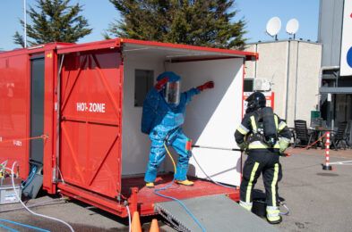 THE OVERVOXT CHEMBIO SAFE™ BIOLOGICAL & CHEMICAL CONTAINMENT UNIT. CONTENEDOR DE TRANSPORTE SEGURO NBQ – BIOLÓGICO / QUÍMICO (40’) THE OVERVOXT CHEMBIO SAFE™ BIOLOGICAL & CHEMICAL CONTAINMENT UNIT. CONTENEDOR DE TRANSPORTE SEGURO NBQ – BIOLÓGICO / QUÍMICO (40’)