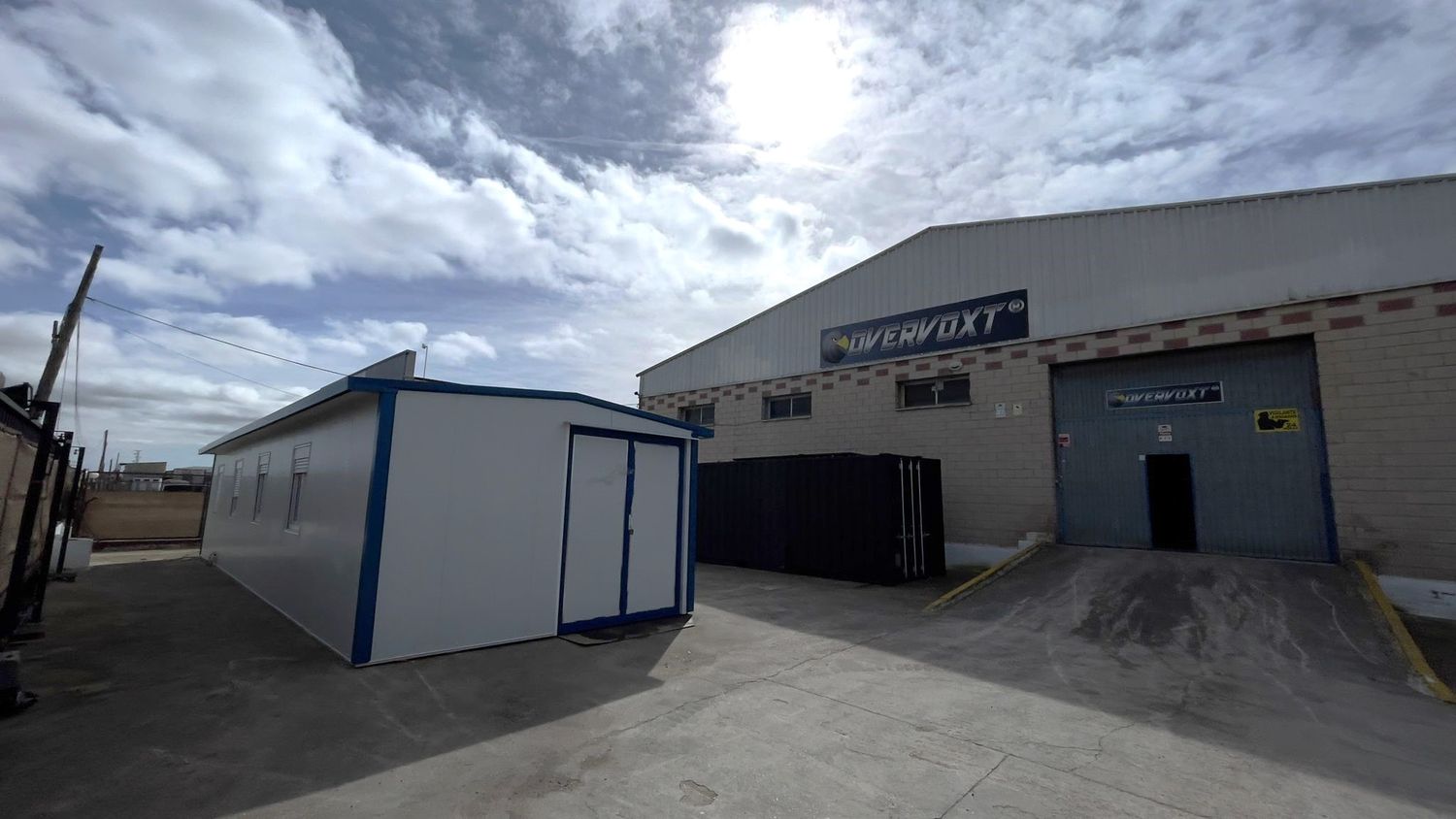 ​MÓDULO HABITACIONAL CONTENEDORIZADO ISO 20’ OVERVOXT TACTICAL HABITATION CONTAINER (THC)