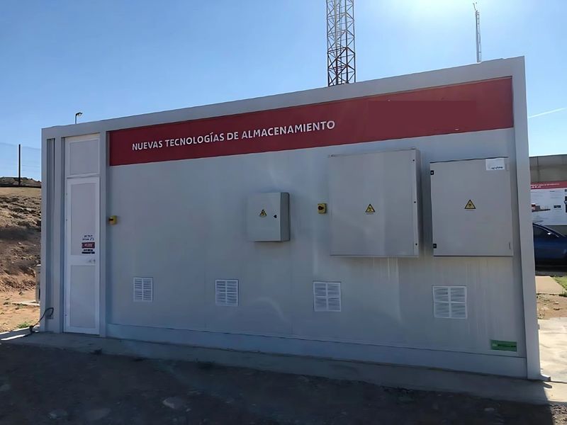 THE OVERVOXT ENERGY VAULT™ BESS CONTAINER. SISTEMA MODULAR DE ALMACENAMIENTO DE ENERGÍA EN CONTENEDOR MARÍTIMO (20’)