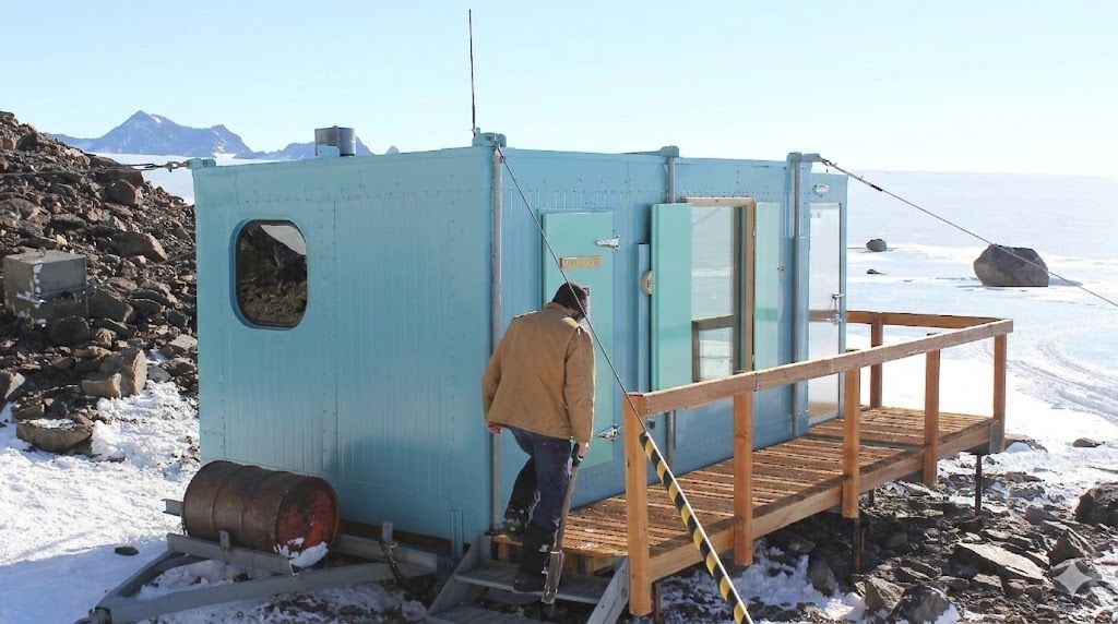 THE OVERVOXT POLARFORGE™ ANTARCTIC RAPID DEPLOY BASE. MÓDULOS CONTENERIZADOS 20’ PARA CAMPAMENTOS, LABORATORIOS Y ESTACIONES CIENTÍFICAS EN FRÍO EXTREMO THE OVERVOXT POLARFORGE™ ANTARCTIC RAPID DEPLOY BASE. MÓDULOS CONTENERIZADOS 20’ PARA CAMPAMENTOS, LABORATORIOS Y ESTACIONES CIENTÍFICAS EN FRÍO EXTREMO