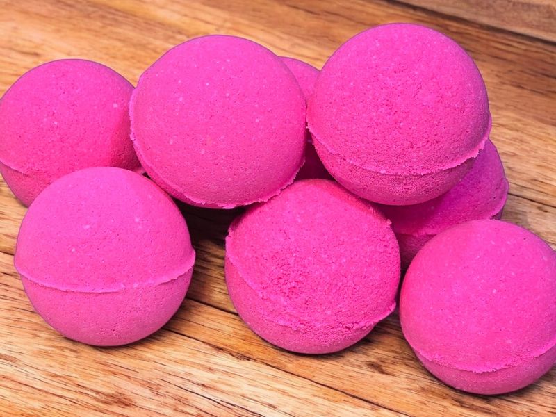 Rose &amp; Ivy Milk Bath Bombs