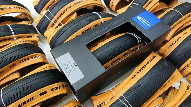 Brompton Chpt3 Specific Foldable Tan Wall Tyre 35-349 (Schwalbe One) w Inner Tube options