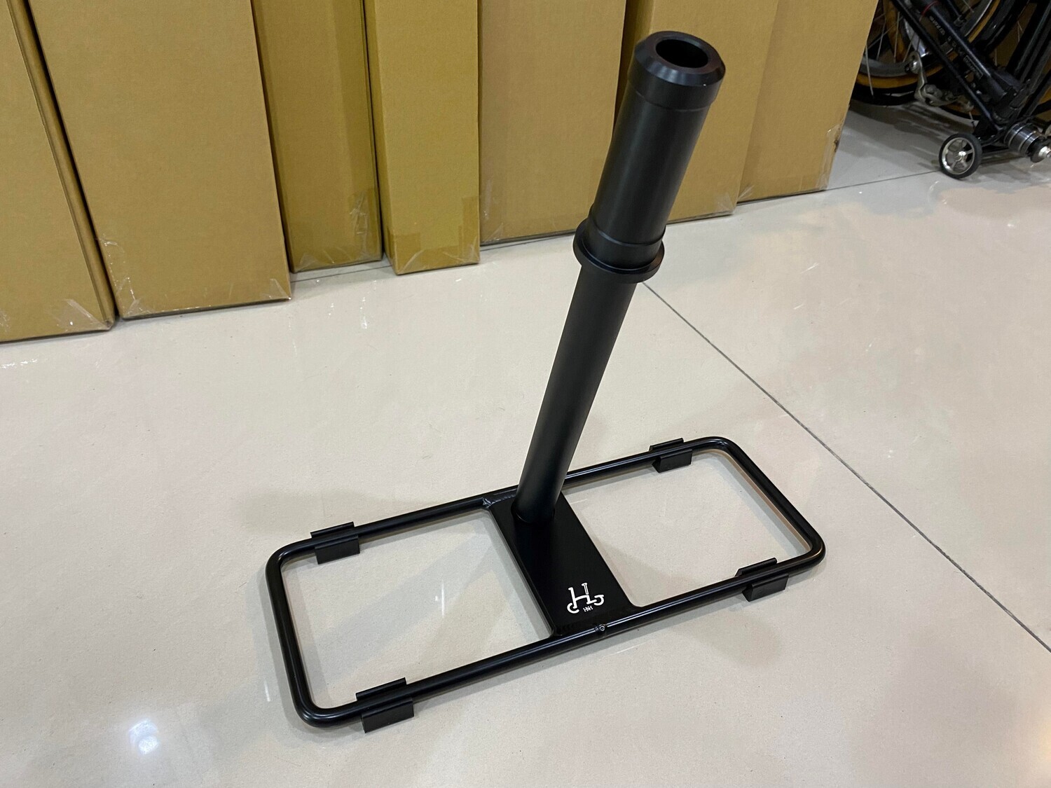 Brompton display stand hotsell