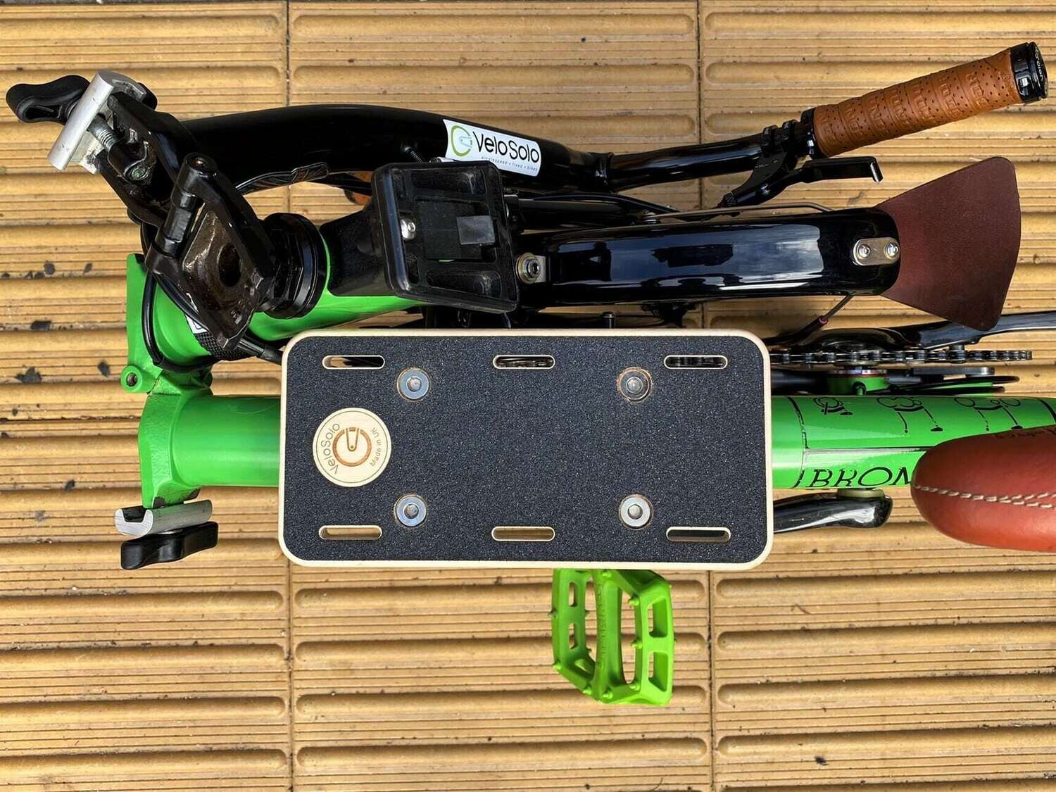 A cargo mount platform on Brompton main frame (Platform B)