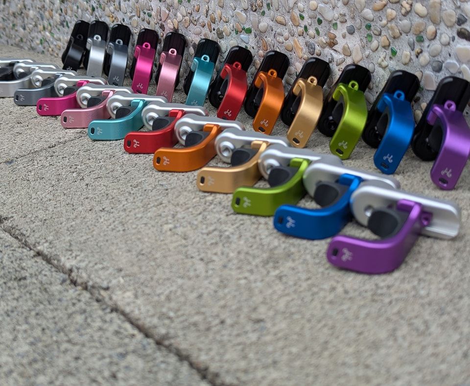 DT Dual Tone Universal Adjustable Front Hook (H&amp;H)