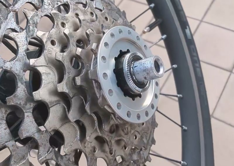 Brompton 11t sprocket side chain guard drop prevention cap  (H&amp;H)